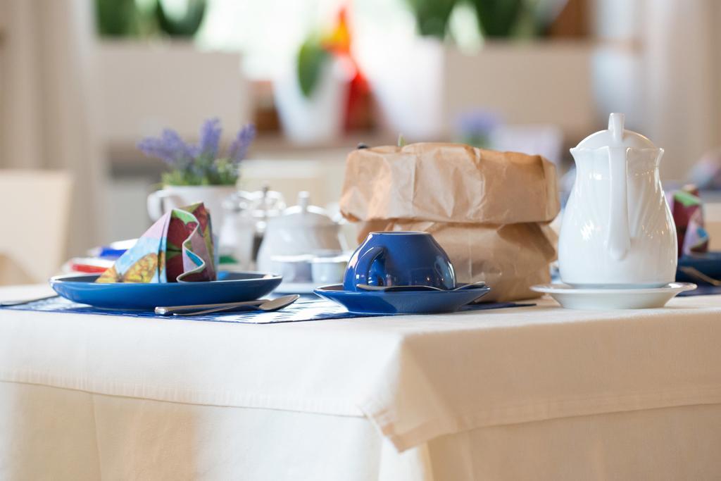 Hotel Erika Malcesine Bagian luar foto
