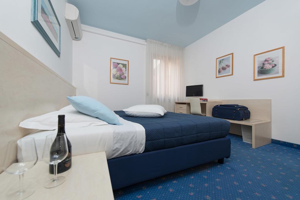 Hotel Erika Malcesine Ruang foto