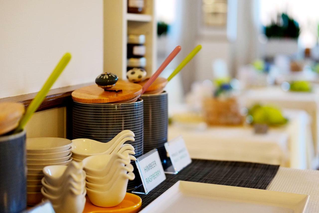 Hotel Erika Malcesine Bagian luar foto
